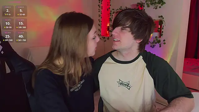 RobertAndLinela online show from May 7, 1:58 pm