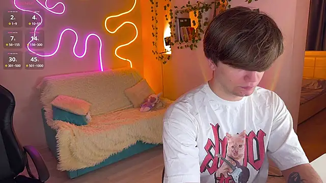 RobertAndLinela online show from November 5, 4:43 pm