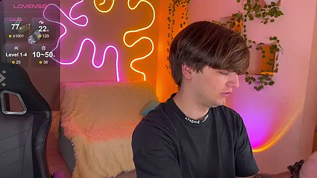 RobertAndLinela online show from November 1, 3:50 pm