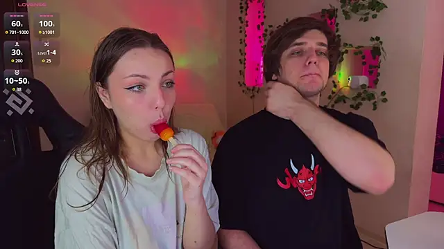 RobertAndLinela online show from May 25, 2:44 am