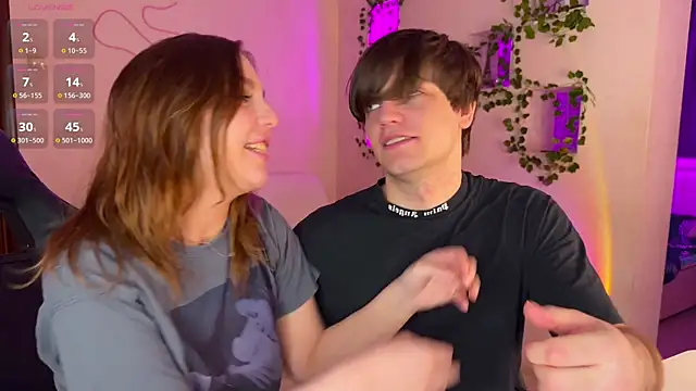 RobertAndLinela online show from November 29, 2:34 am