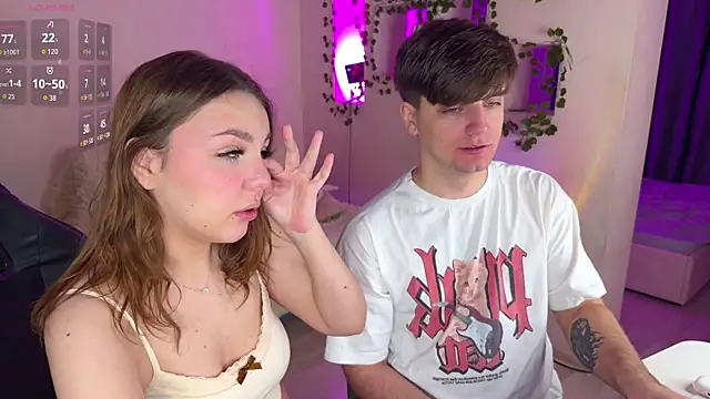 RobertAndLinela online show from December 22, 5:18 am