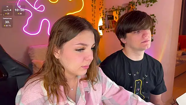 RobertAndLinela online show from November 11, 3:18 pm