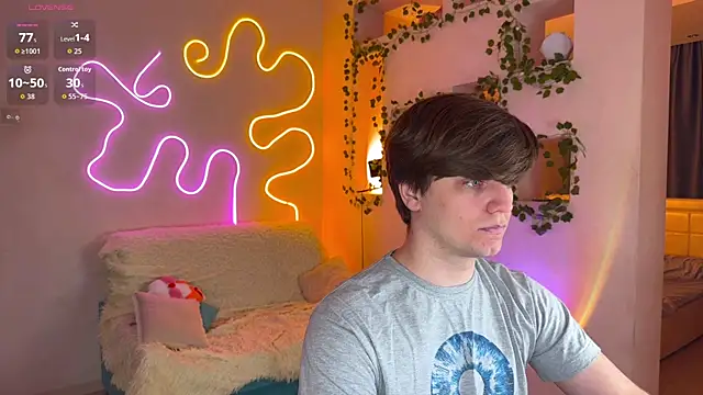 RobertAndLinela online show from November 7, 4:33 pm