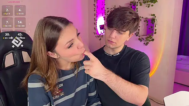 RobertAndLinela online show from January 17, 9:02 am