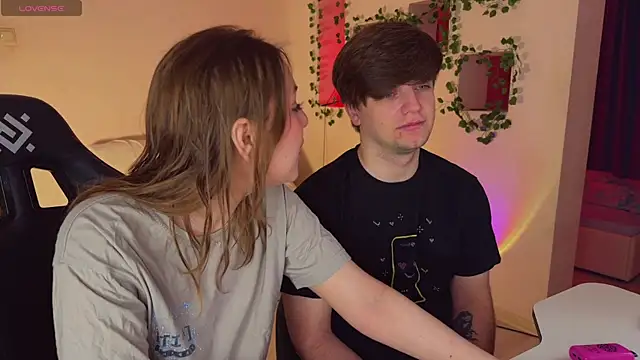 RobertAndLinela online show from February 13, 9:53 am