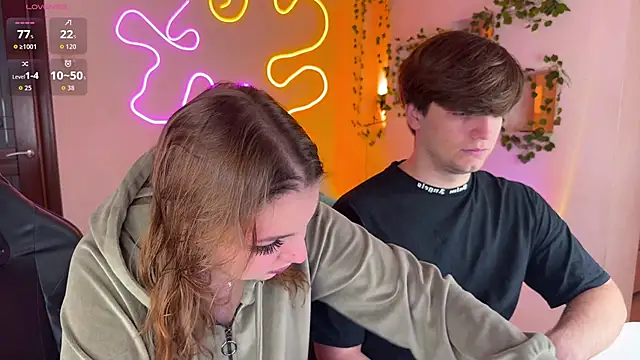 RobertAndLinela online show from October 22, 12:59 pm