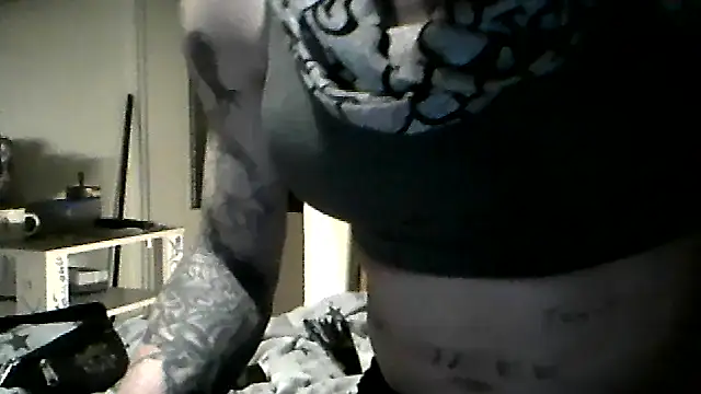 imgb33 online show from March 6, 12:16 am