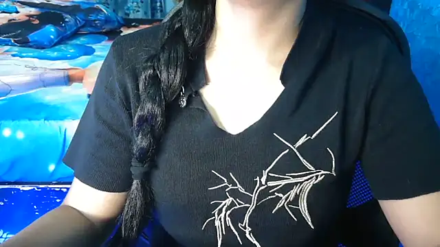 Snapshot of Somiya87 chatting on June 18, 10:04 pm Somiya87 online show from June 18, 10:04 pm