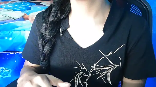 Snapshot of Somiya87 chatting on June 19, 8:25 pm Somiya87 online show from June 19, 8:25 pm