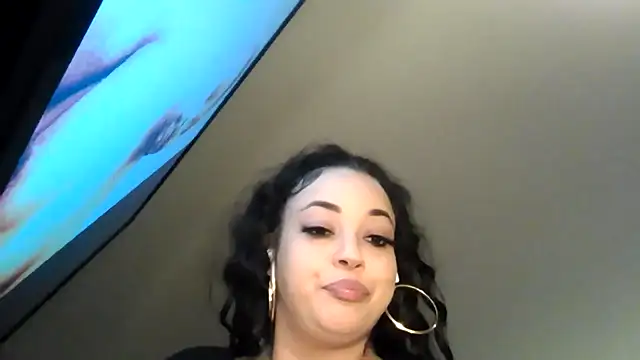 StephanieDaBeauty online show from February 19, 7:39 am