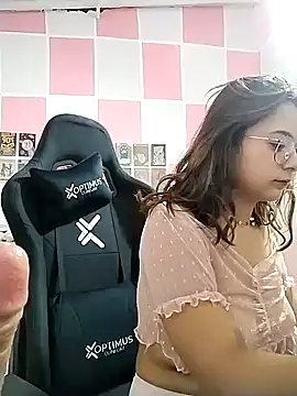 Snapshot of Paulina_mosh chatting on February 20, 2:24 pm Paulina mosh online show from February 20, 2:24 pm