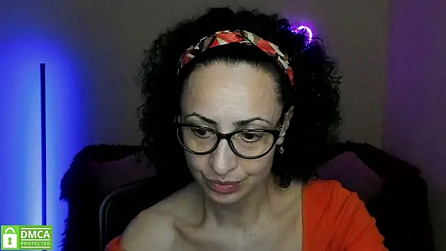 Snapshot of Arianasweety23 chatting on March 18, 6:28 pm Arianasweety23 online show from March 18, 6:28 pm