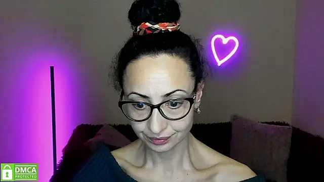 Snapshot of Arianasweety23 chatting on February 27, 2:25 am Arianasweety23 online show from February 27, 2:25 am
