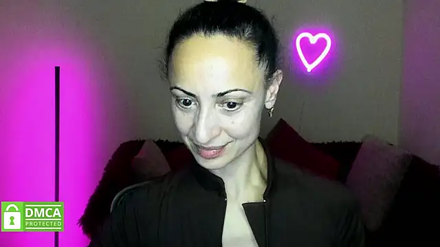 Snapshot of Arianasweety23 chatting on October 16, 5:32 pm Arianasweety23 online show from October 16, 5:32 pm