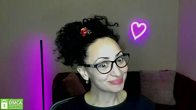 Snapshot of Arianasweety23 chatting on February 24, 12:41 am Arianasweety23 online show from February 24, 12:41 am