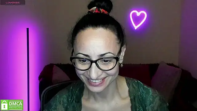 Snapshot of Arianasweety23 chatting on March 11, 9:37 pm Arianasweety23 online show from March 11, 9:37 pm