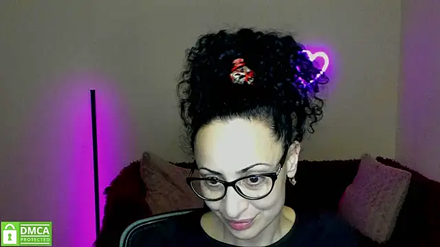 Snapshot of Arianasweety23 chatting on February 24, 3:44 am Arianasweety23 online show from February 24, 3:44 am