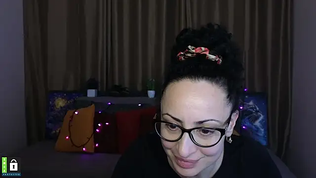 Snapshot of Arianasweety23 chatting on March 4, 9:32 pm Arianasweety23 online show from March 4, 9:32 pm