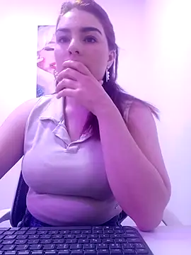 VictoriaMolina online show from November 19, 12:43 am