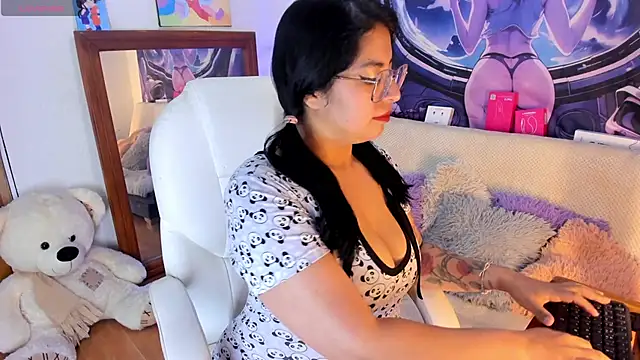 Snapshot of Irene_Grey20 chatting on February 22, 12:35 am Irene Grey20 online show from February 22, 12:35 am