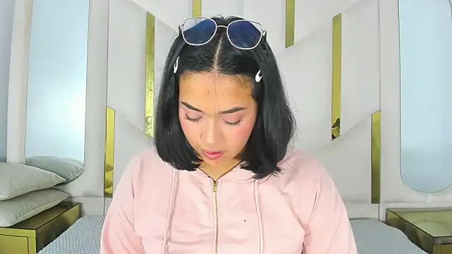 IsabellRodriguez18 online show from November 23, 3:16 am