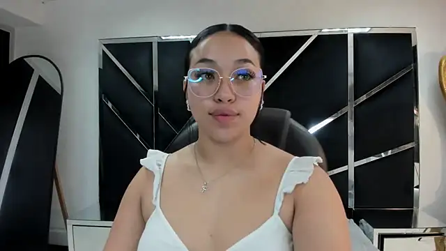 IsabellRodriguez18 online show from November 18, 3:54 am