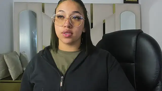 IsabellRodriguez18 online show from January 13, 4:27 am