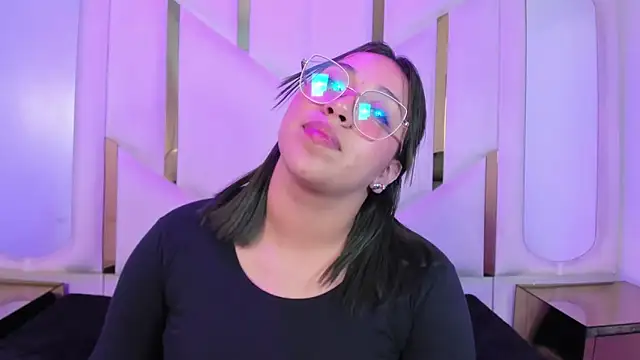 IsabellRodriguez18 online show from April 11, 7:45 am