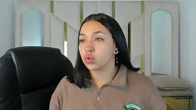 IsabellRodriguez18 online show from October 7, 3:18 am