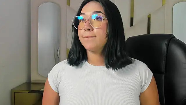 IsabellRodriguez18 online show from May 11, 3:30 am