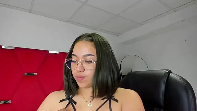 IsabellRodriguez18 online show from January 10, 3:46 am