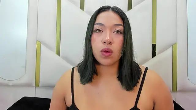 IsabellRodriguez18 online show from June 6, 3:23 am