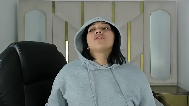 IsabellRodriguez18 online show from September 25, 3:12 am