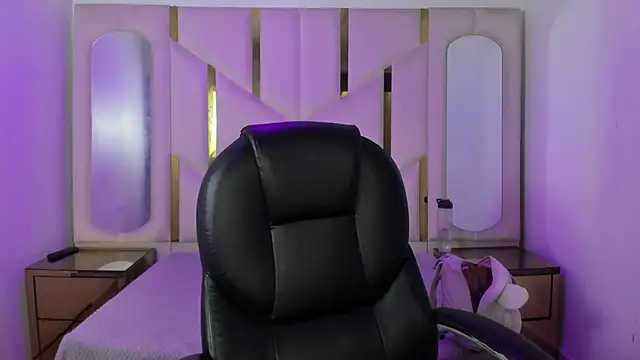 IsabellRodriguez18 online show from May 23, 2:43 am