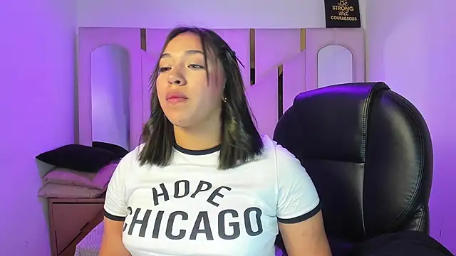IsabellRodriguez18 online show from April 4, 2:51 am