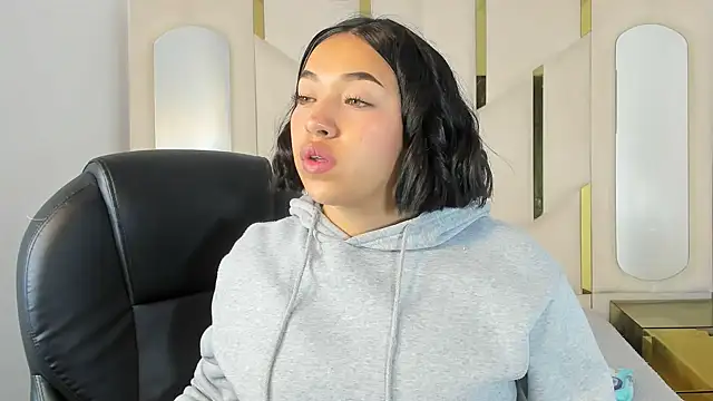 IsabellRodriguez18 online show from October 24, 3:16 am