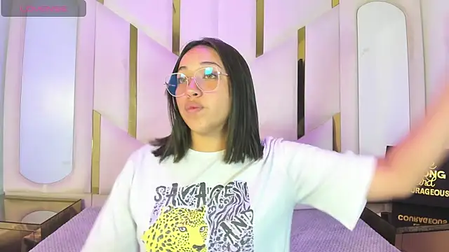 IsabellRodriguez18 online show from March 4, 3:03 am
