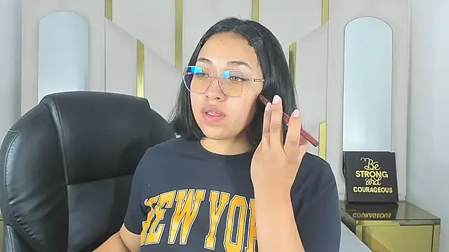 IsabellRodriguez18 online show from November 14, 3:54 am