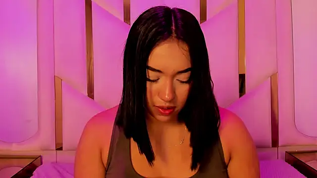 IsabellRodriguez18 online show from May 15, 3:26 am