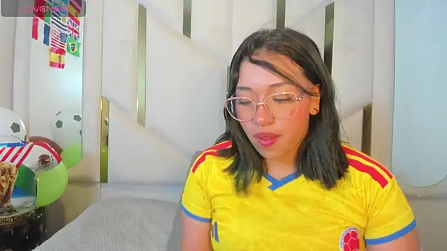 IsabellRodriguez18 online show from June 18, 4:22 am