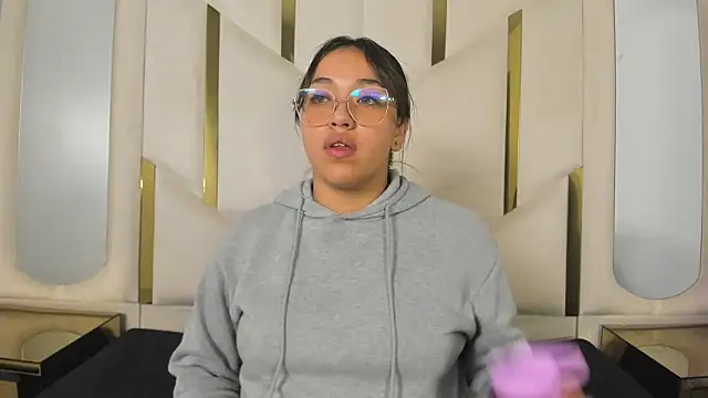 IsabellRodriguez18 online show from February 21, 3:41 am