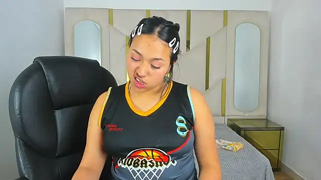 IsabellRodriguez18 online show from November 25, 6:14 am