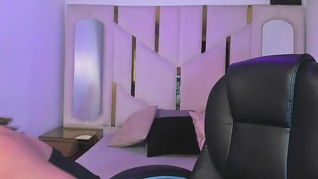 IsabellRodriguez18 online show from March 31, 3:41 am