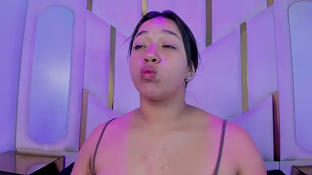 IsabellRodriguez18 online show from April 12, 3:54 am