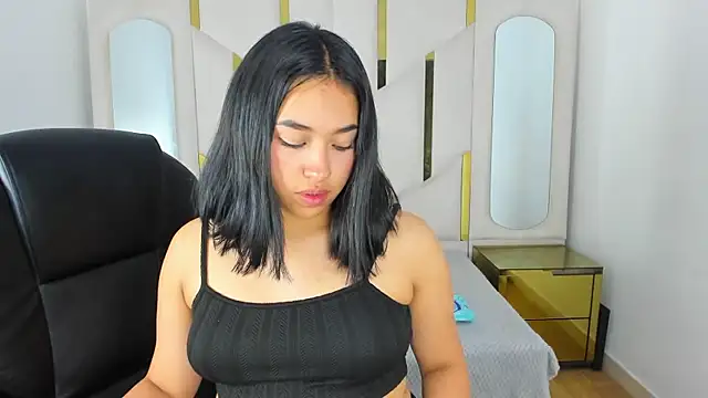 IsabellRodriguez18 online show from October 4, 1:29 am