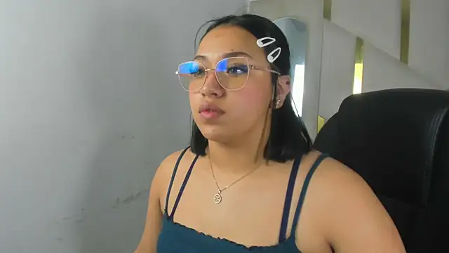 IsabellRodriguez18 online show from December 3, 4:57 am