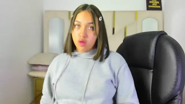 IsabellRodriguez18 online show from February 8, 3:04 am