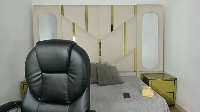 IsabellRodriguez18 online show from October 28, 3:40 am