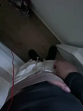 Snapshot of rominoucoquin chatting on February 10, 5:19 pm rominoucoquin online show from February 10, 5:19 pm